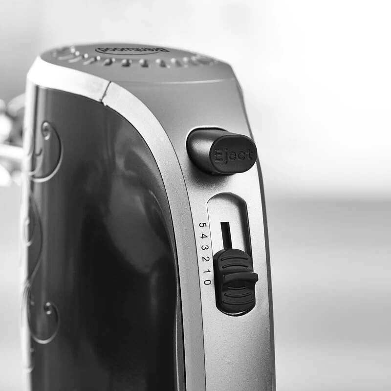 Brentwood HM-48B Lightweight 5-Speed Electric Hand Mixer, Black - Image 6