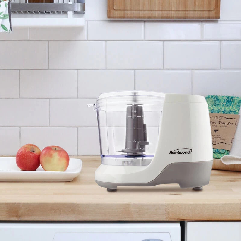 Brentwood 1.5 Cup Mini Food Chopper In White - Image 3