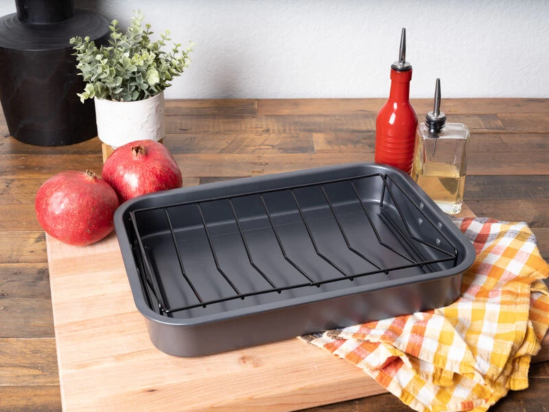 16.5" Non-Stick Carbon Steel Roasting Pan With V Shaped Rack - Image 4