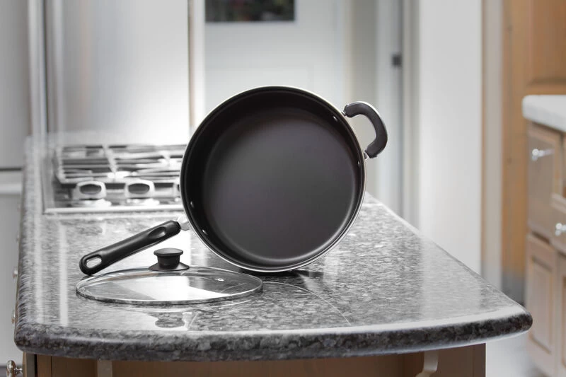 11 In. Carbon Steel Deep Fryer With Tempered Glass Lid RED - Image 3