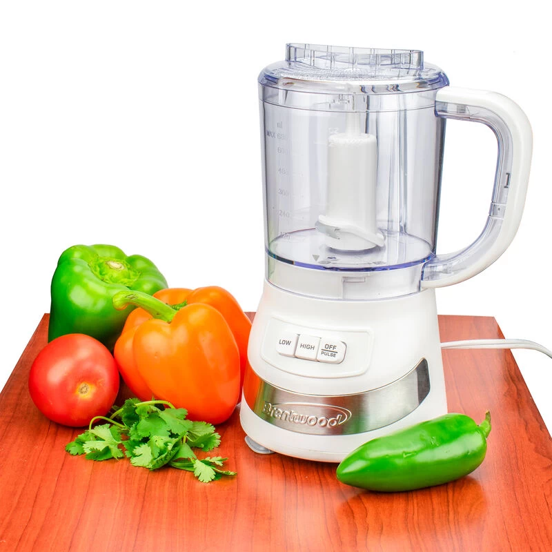 Brentwood FP-549W 3-Cup Food Processor In White - Image 5